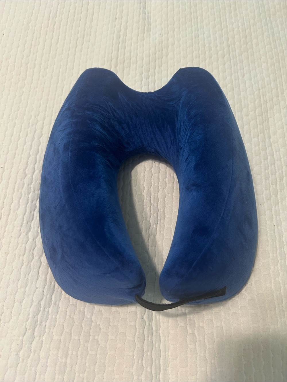 travelrest Nest Travel Neck Pillow in Blue - Picture 2 of 4
